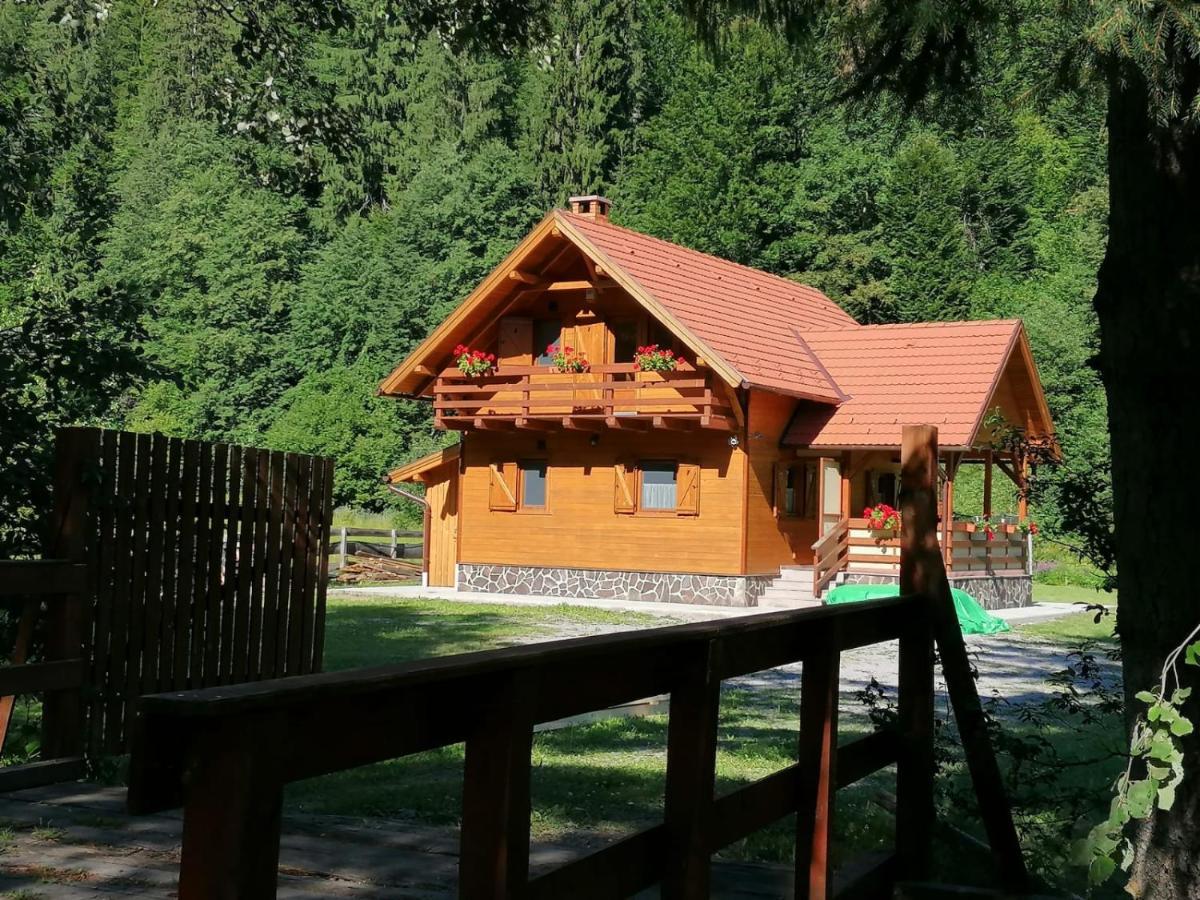 Central Chalet Varsag Exterior foto